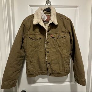 Levi’s Series 3 sherpa lined trucker jacket. NWT, size small men’s brown